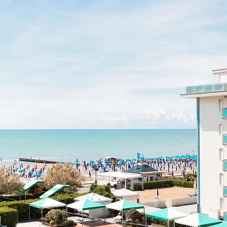 Riviera Готель